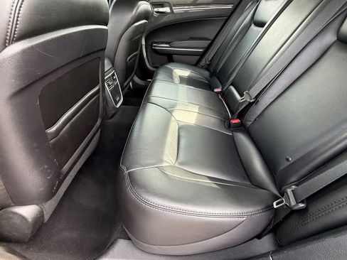 Used 2022 Chrysler 300 Touring L RWD image 11