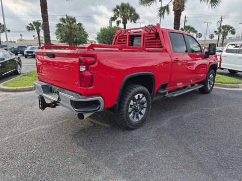 Used 2022 Chevrolet Silverado 2500 LT w/ Convenience Package image 5