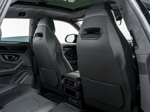 Used 2021 Lamborghini Urus image 36