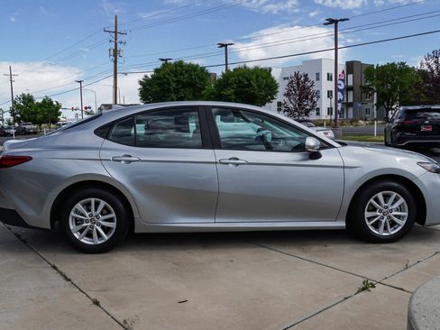 Used 2025 Toyota Camry LE FWD image 9
