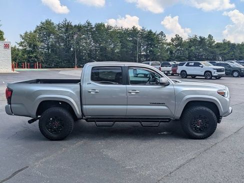 Used 2022 Toyota Tacoma SR5 w/ Technology Package RWD image 8