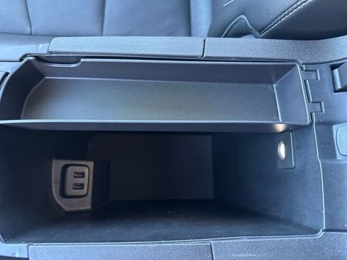 Used 2024 GMC Terrain SLT image 31