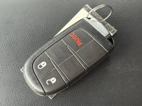 Used 2020 Dodge Journey SE w/ SE Popular Equipment Group FWD image 32