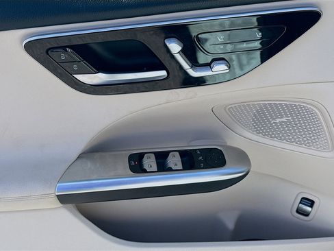 Used 2024 Mercedes-Benz C 300 Sedan image 16