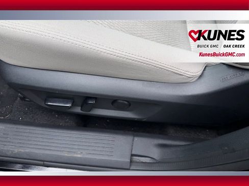 Used 2025 Nissan Rogue SV image 12