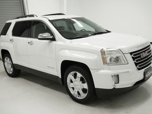 Used 2017 GMC Terrain SLT w/ Driver Alert Package I image 3