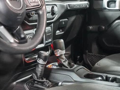 Used 2019 Jeep Wrangler Unlimited Sport image 19