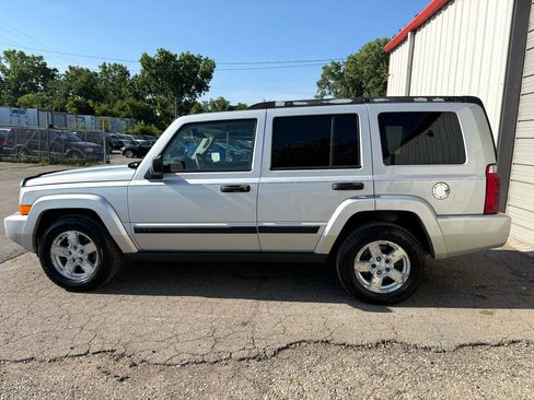 Used 2006 Jeep Commander 4WD image 8