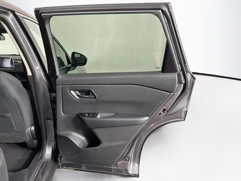 Used 2025 Nissan Rogue S FWD image 29