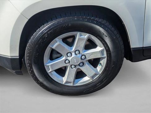 Used 2014 GMC Acadia SLE image 20
