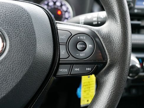 Used 2021 Toyota RAV4 LE image 30