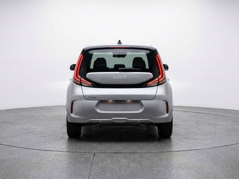 Used 2025 Kia Soul LX w/ LX Technology Package image 7