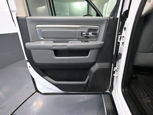 Used 2016 RAM 3500 Big Horn image 40