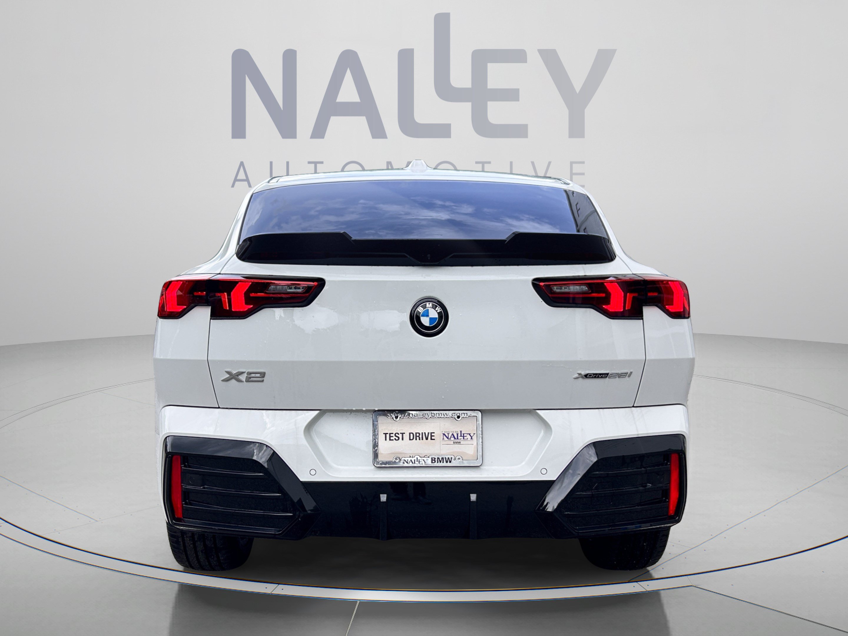Used 2026 BMW X2 xDrive28i w/ Technology Package AWD/4WD image 3