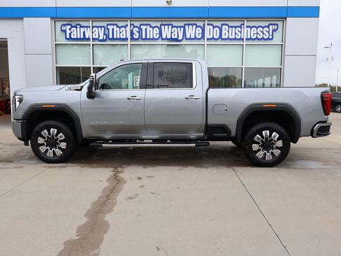 New 2026 GMC Sierra 2500 Denali w/ Denali Reserve Package AWD/4WD image 7
