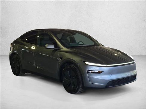Used 2026 Tesla Model Y Long Range AWD/4WD image 3