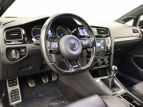 Used 2017 Volkswagen Golf R 4-Door image 15