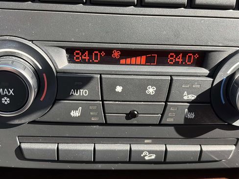 Used 2011 BMW 335i xDrive Sedan image 29