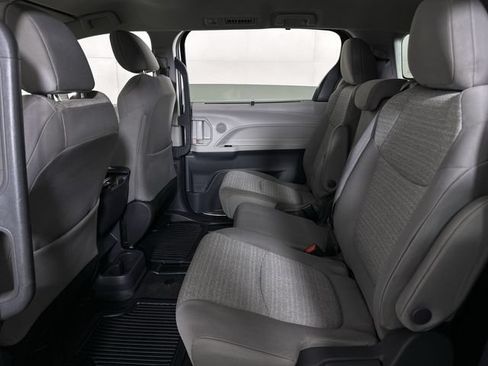 Used 2021 Toyota Sienna LE FWD image 26