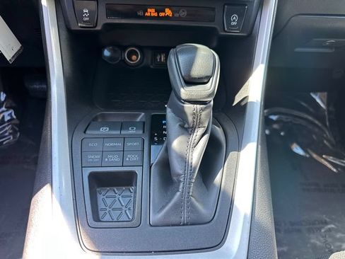 Used 2024 Toyota RAV4 LE AWD/4WD image 25