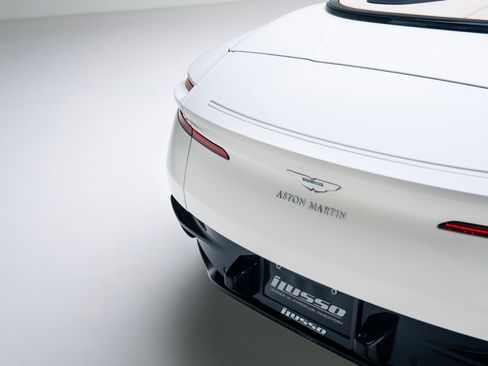 Used 2020 Aston Martin DB11 Volante image 25