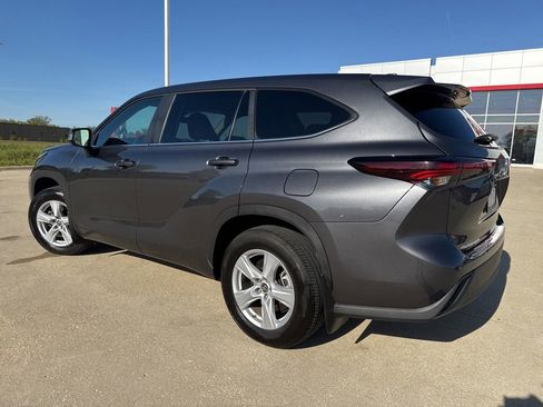 Certified 2024 Toyota Highlander LE AWD/4WD image 5