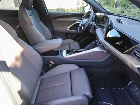 Certified 2025 Audi Q5 Premium Plus w/ Premium Plus image 15