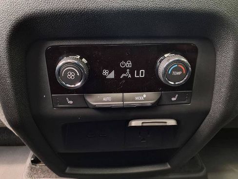 New 2026 Chevrolet Traverse RS w/ LPO, Floor Liner Package AWD/4WD image 19