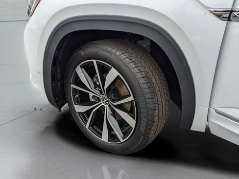New 2026 Volkswagen Atlas Cross Sport SEL Premium R-Line AWD/4WD image 29