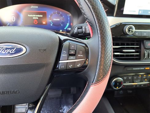 Used 2022 Ford Escape SEL w/ Technology Package image 18