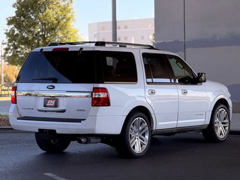 Used 2017 Ford Expedition Platinum AWD/4WD image 8