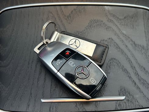 Used 2018 Mercedes-Benz E 300 image 28