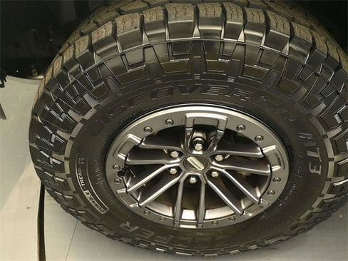 Certified 2018 Ford F150 Raptor w/ Equipment Group 802A Luxury image 15