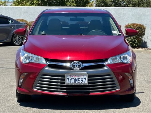 Used 2017 Toyota Camry LE FWD image 10