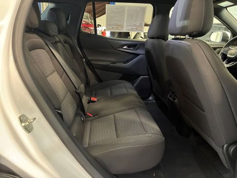 Used 2025 Chevrolet Equinox LT FWD image 38