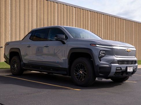 New 2025 Chevrolet Silverado EV LT image 1