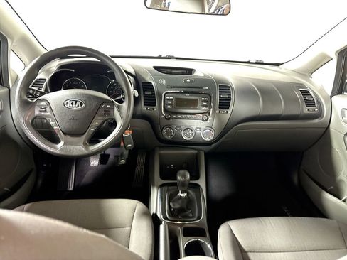 Used 2017 Kia Forte LX image 12