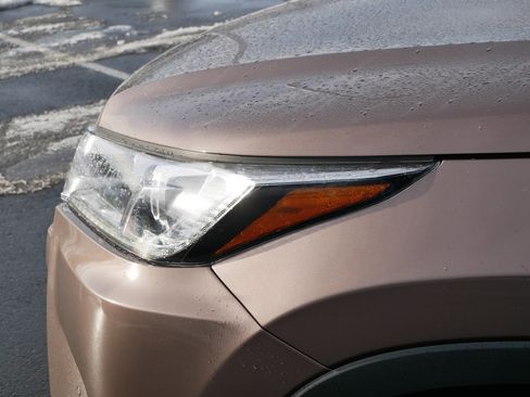 Used 2017 Toyota Highlander Limited Platinum image 16