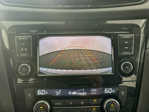 Used 2021 Nissan Rogue Sport SV FWD image 21