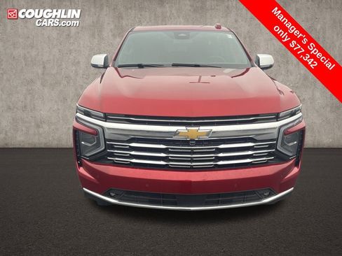 Used 2025 Chevrolet Suburban Premier AWD/4WD image 7
