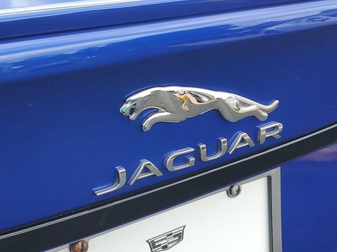 Used 2018 Jaguar XF S image 28