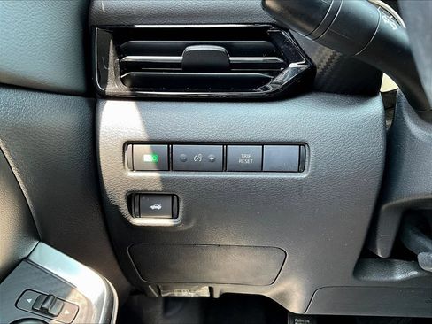 Used 2023 Nissan Sentra SR w/ Trunk Package FWD image 15