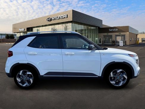 New 2026 Hyundai Venue SEL image 9