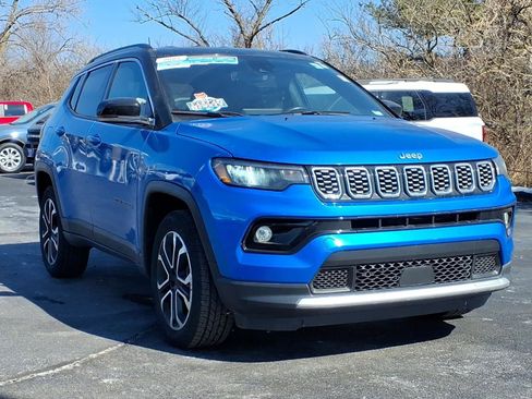 Used 2022 Jeep Compass Limited image 2