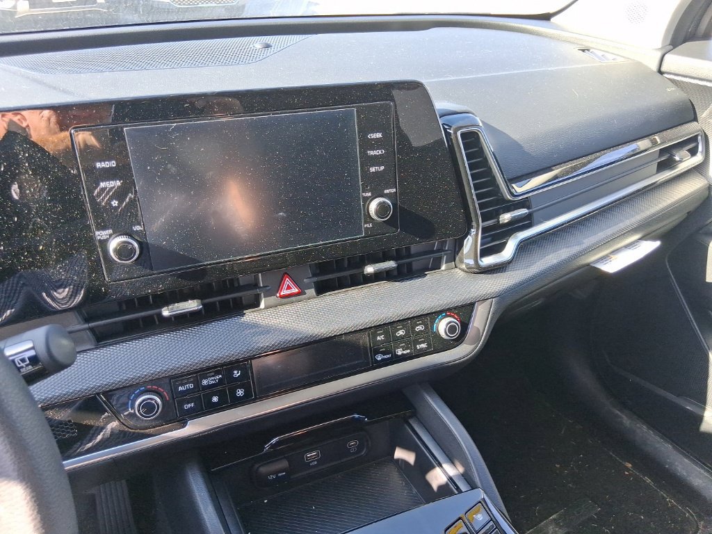 Certified 2024 Kia Sportage LX AWD/4WD image 13