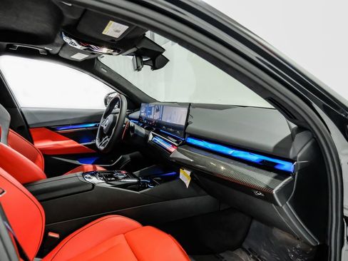 Used 2025 BMW M5 w/ Carbon Package image 9