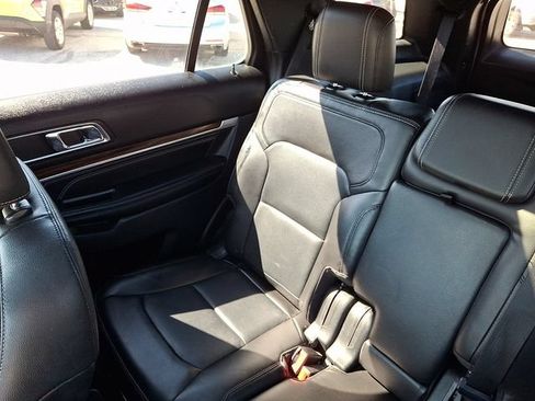 Used 2018 Ford Explorer Limited w/ Equipment Group 301A AWD/4WD image 18