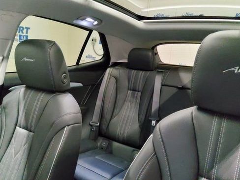 Used 2025 Buick Envision Avenir image 46