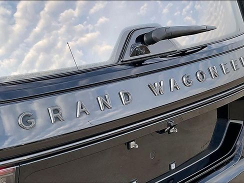 Used 2023 Jeep Grand Wagoneer Series II w/ Quick Order Packagew 28T image 30