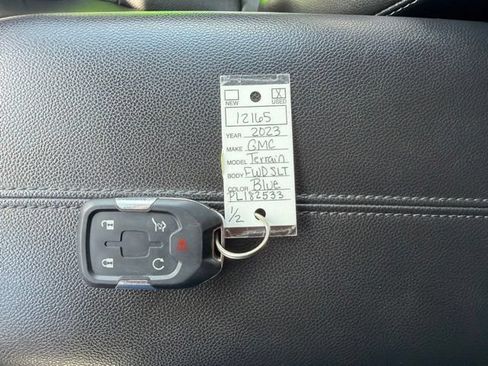 Certified 2023 GMC Terrain SLT FWD image 33